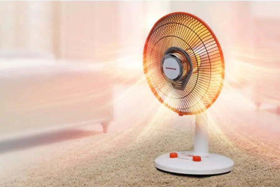 quạt sưởi ấm cho người già vào mùa đông