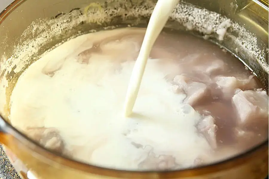 Nấu chè khoai môn bột báng
