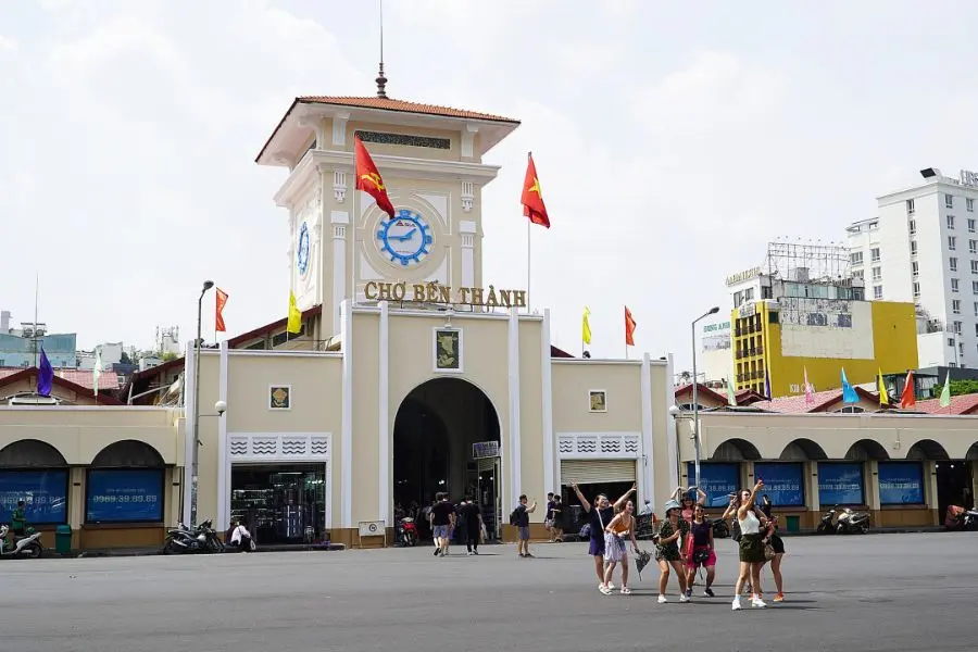 Chợ Bến Thành với những nét văn hóa độc đáo.