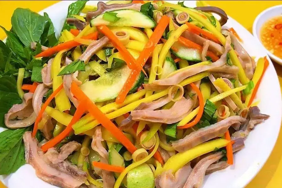 Nộm dạ dày là một trong các món nộm uống bia lai rai hấp dẫn