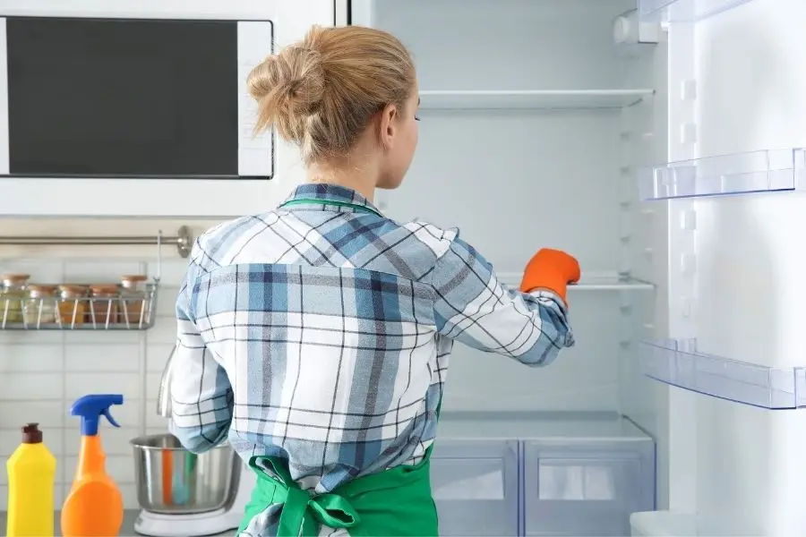 Dọn dẹp vệ sinh tủ lạnh