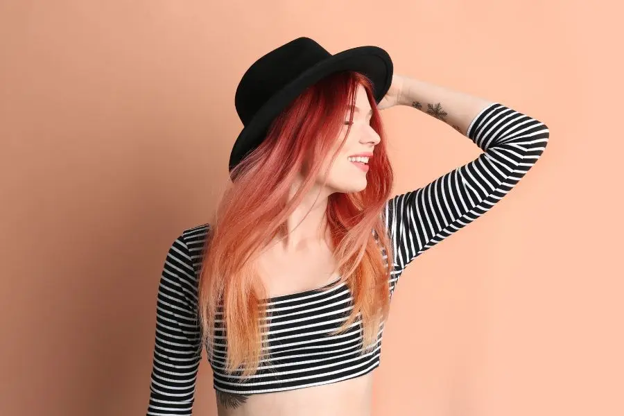 Tóc nhuộm ombre cá tính, nổi bật cho ngày lễ Giáng Sinh.