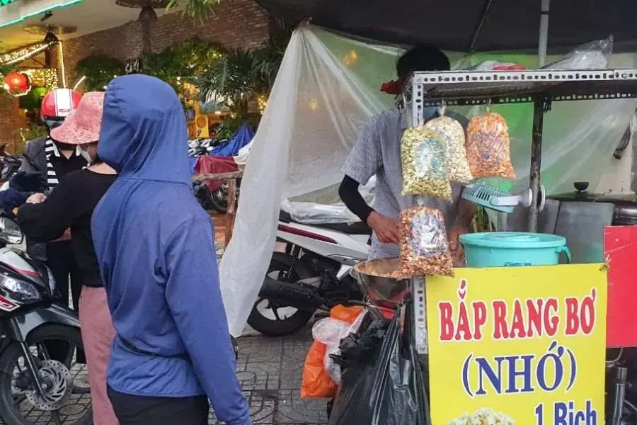 Món bắp rang bơ đa dạng hương vị, thơm ngậy lôi cuốn