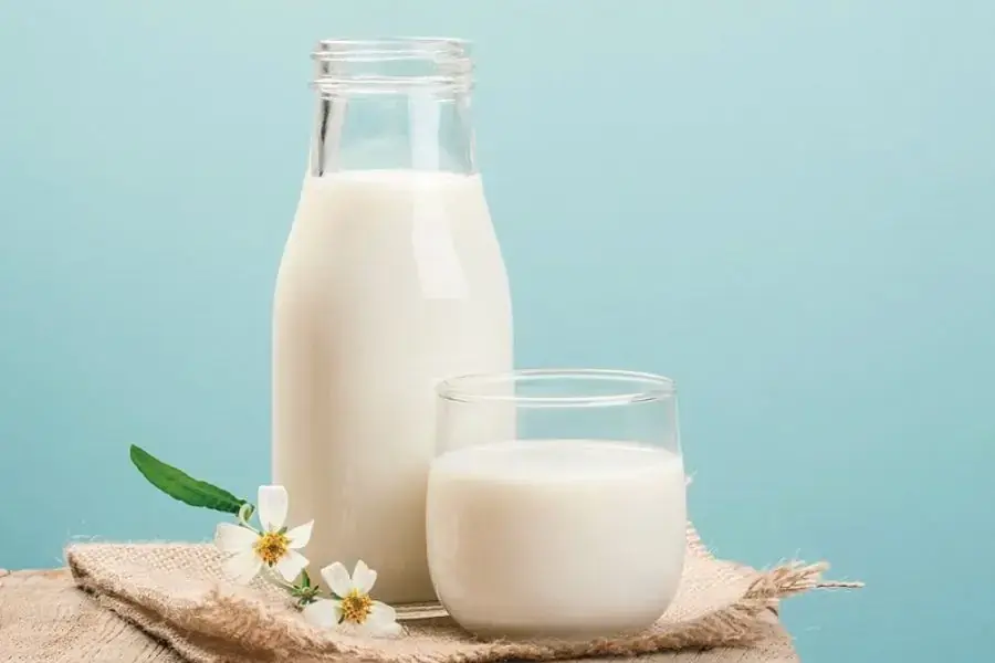 Sử dụng sữa bò để vệ sinh đồ gỗ cũng là một mẹo rất hiệu quả