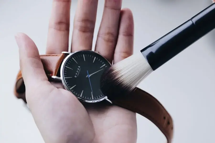 Thời điểm nên vệ sinh, làm mới đồng hồ