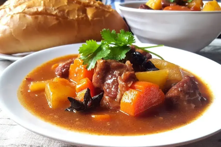Bò sốt vang với màu sắc bắt mắt, hương vị hấp dẫn mọi vị giác
