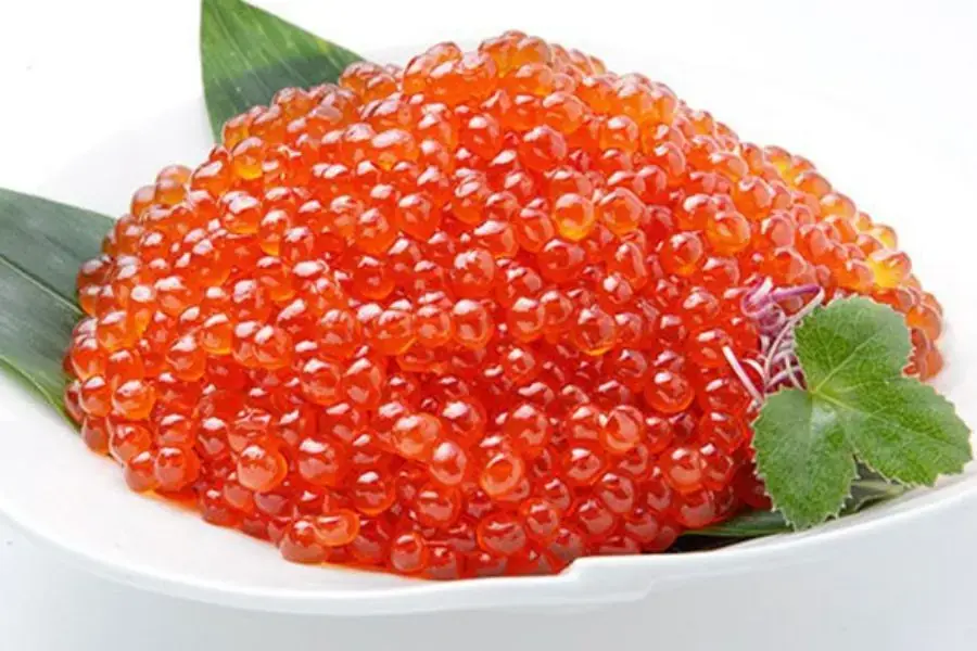 Trứng cá hồi chứa rất nhiều chất dinh dưỡng có lợi cho sức khỏe