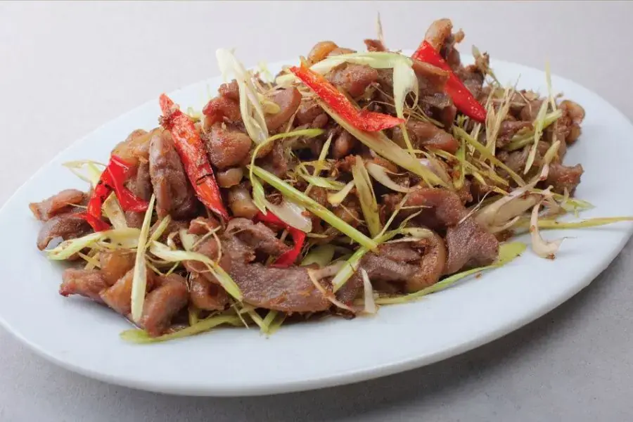 Thịt lợn xào xả ớt thơm lừng