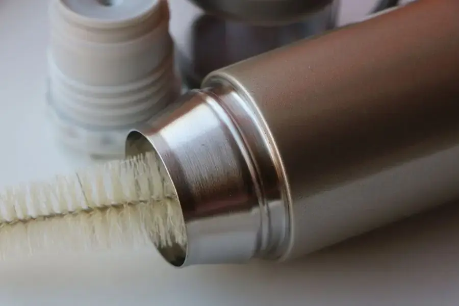 Rửa sạch bình giữ nhiệt mới mua trước khi sử dụng