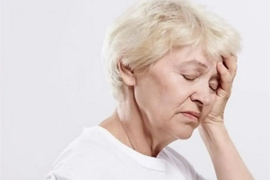 người già bị lẫn và các triệu chứng cảu người già bị lẫn