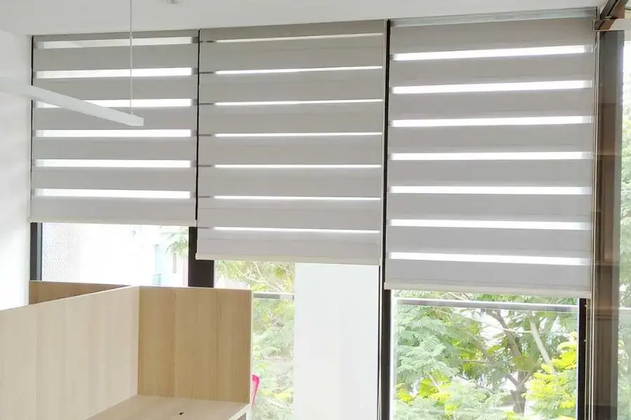 Nên lưu ý kích thước và vị trí đặt để lắp rèm cầu vồng hoàn hảo