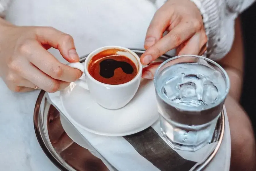 Uống cafe với lượng vừa đủ giúp cân hiệu quả.
