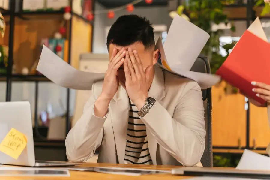 Căng thẳng thường xuyên góp phần gây béo bụng