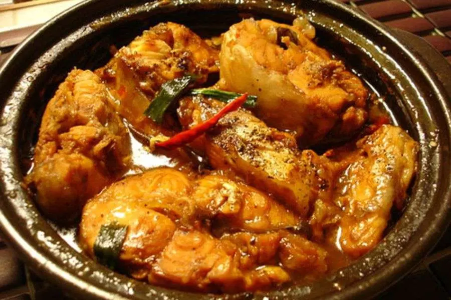 Cá nheo kho tiêu mang hương vị đậm đà, màu sắc bắt mắt