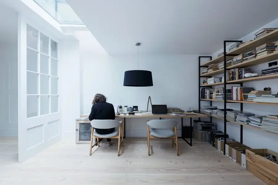 Văn phòng có diện tích hạn chế sẽ phù hợp với phong cách tối giản