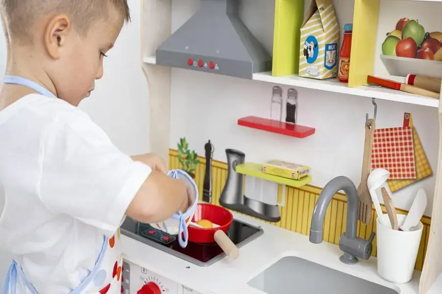 Giúp các bé tìm hiểu và khám phá về các đồ dùng trong bếp