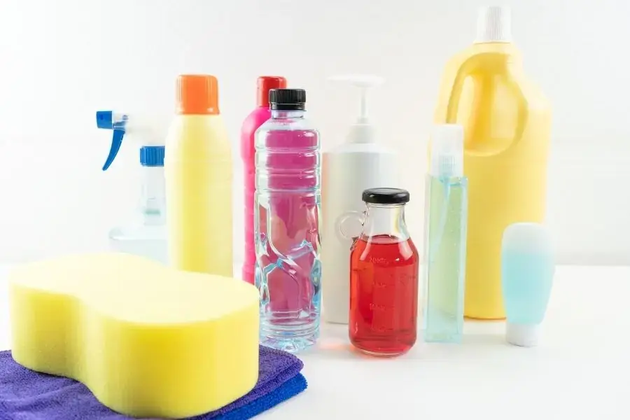 Hóa chất, dụng cụ vệ sinh rèm cầu vồng