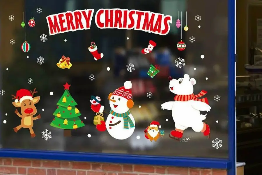 Trang trí noel quán cafe đơn giản bằng decal dán tường