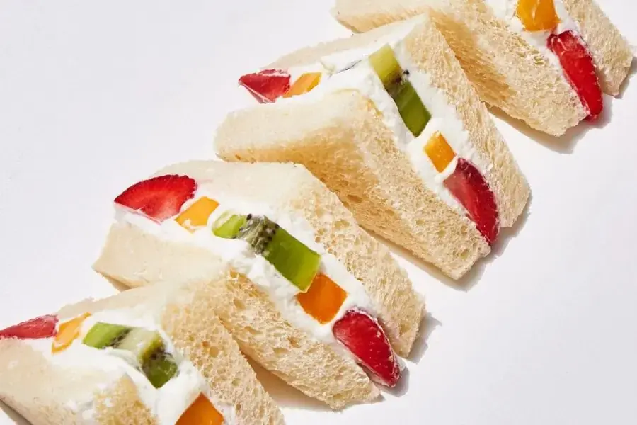 Thực hiện bữa sáng Eat Clean đơn giản với món sandwich trái cây