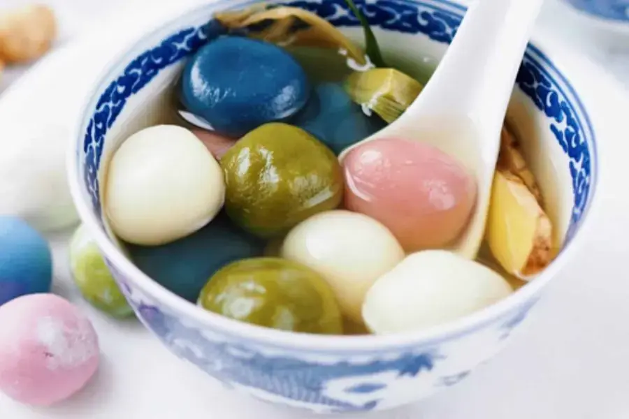 Chè trôi nước đa sắc màu bắt mắt và thơm ngon