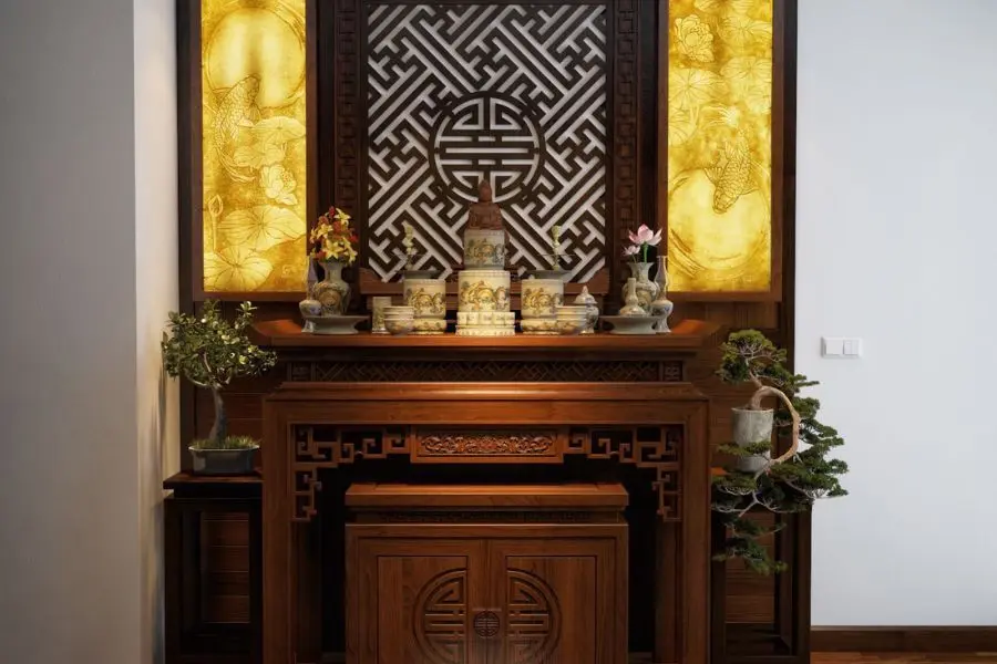 Mẫu bàn thờ gia tiên nhỏ gọn cho không gian nhà chung cư.
