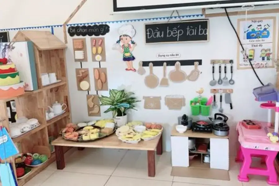 Góc nhà bếp cho trẻ mầm non