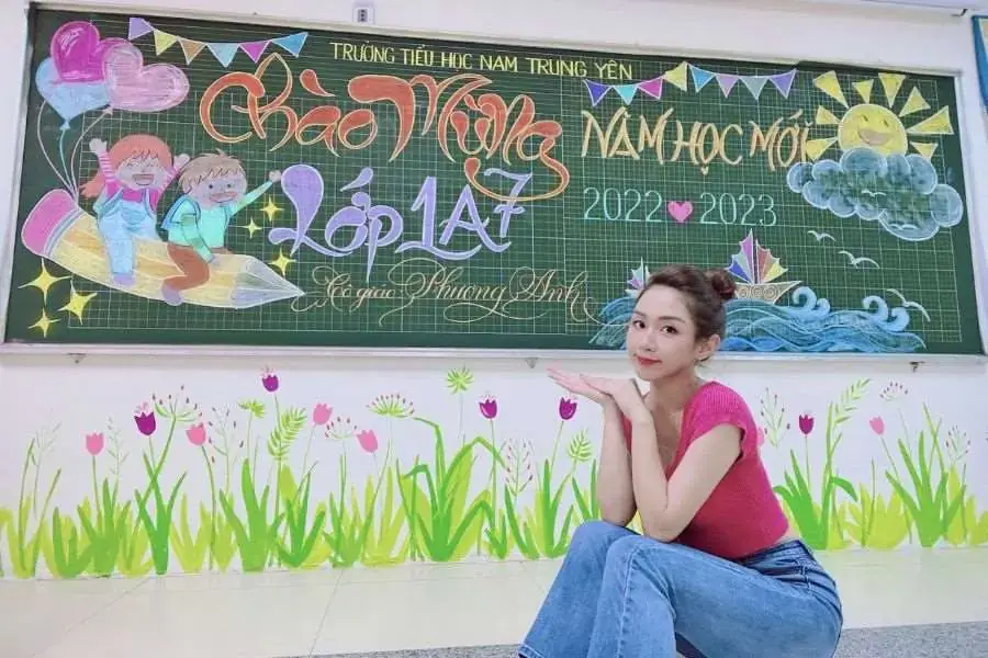 Mẫu bảng họp phụ huynh rạng rỡ sắc màu, phù hợp với các lớp tiểu học