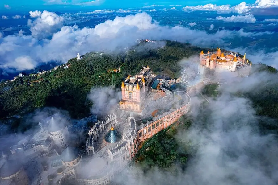 Bà Nà Hills mang đến trải nghiệm khám phá kiến trúc và cảnh quan độc đáo tại Đà Nẵng