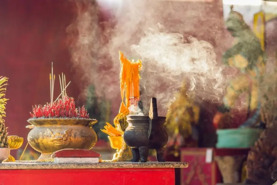 Sau 3 tuần nhang gia chủ có thể hạ lễ