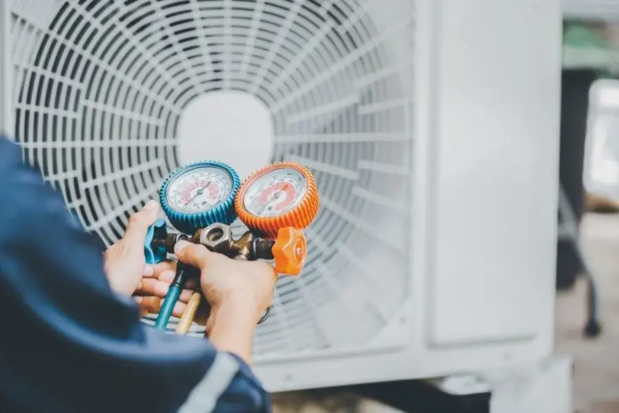 Kiểm tra hiệu suất và nạp thêm gas.