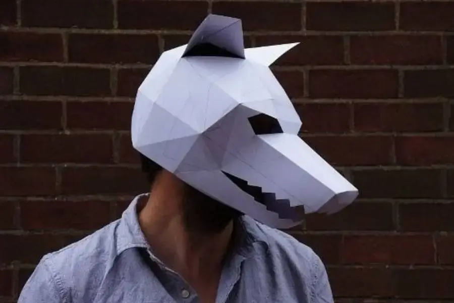 Mặt nạ 3D Geometric kiểu dáng đơn giản nhưng vẫn không kém phần cá tính giúp ngày Halloween thêm ấn tượng.