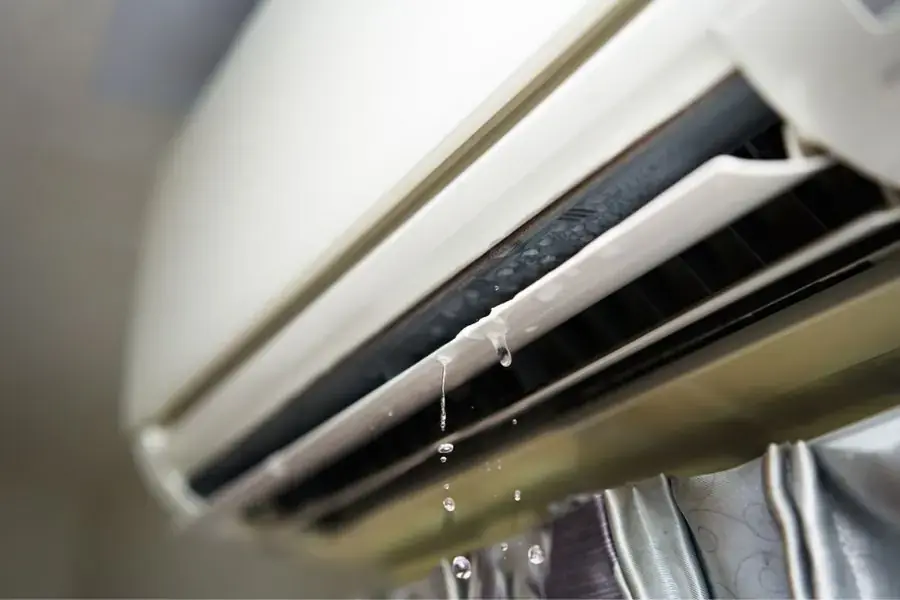 Lượng nước chỉ có thể thoát ra được bằng cách rò rỉ và nhỏ giọt.