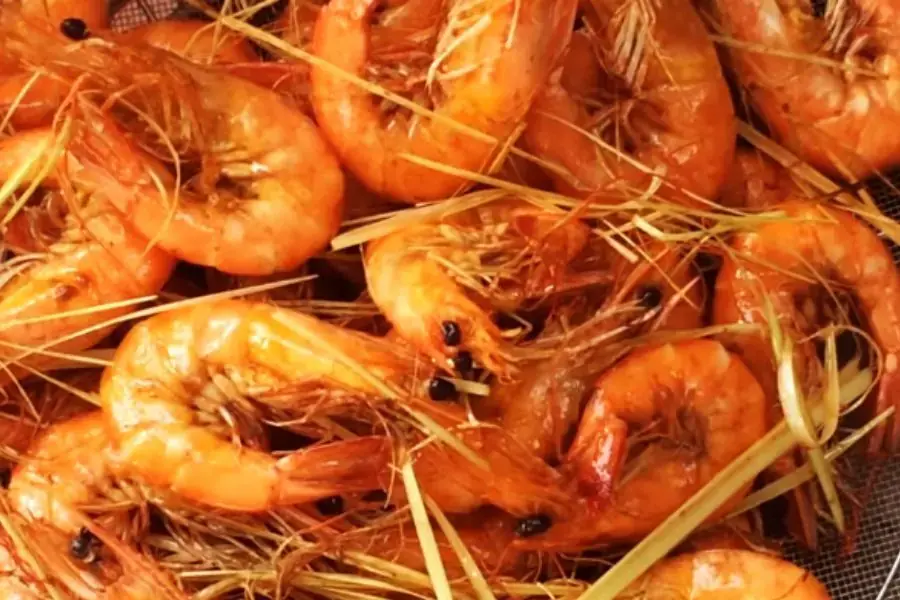 Món tôm chiên với sả giòn rụm