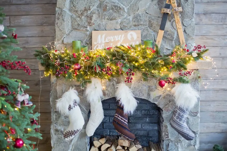 Mẫu lò sưởi Noel đẹp số 12.