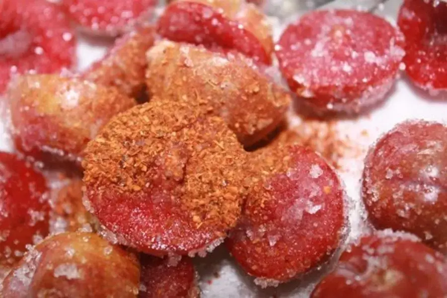 Mận lắc muối tôm ( nguồn: Baophunu)