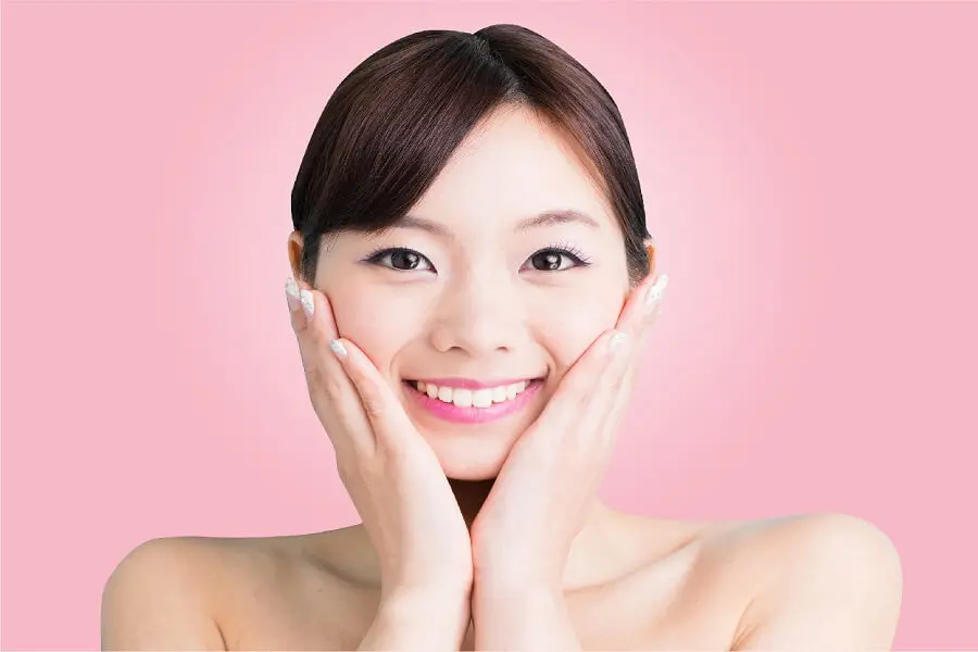 Da sẽ trắng sáng, mịn màng hơn khi dùng nước vo gạo rửa mặt bởi nó chứa nhiều vitamin A, B, E,...