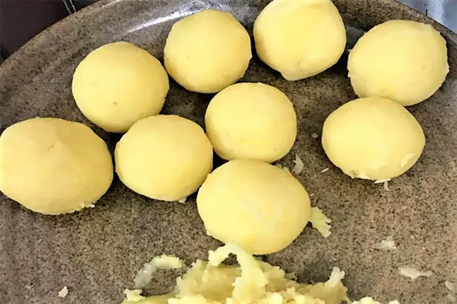 Viên đậu xanh thành từng viên nhỏ vừa ăn