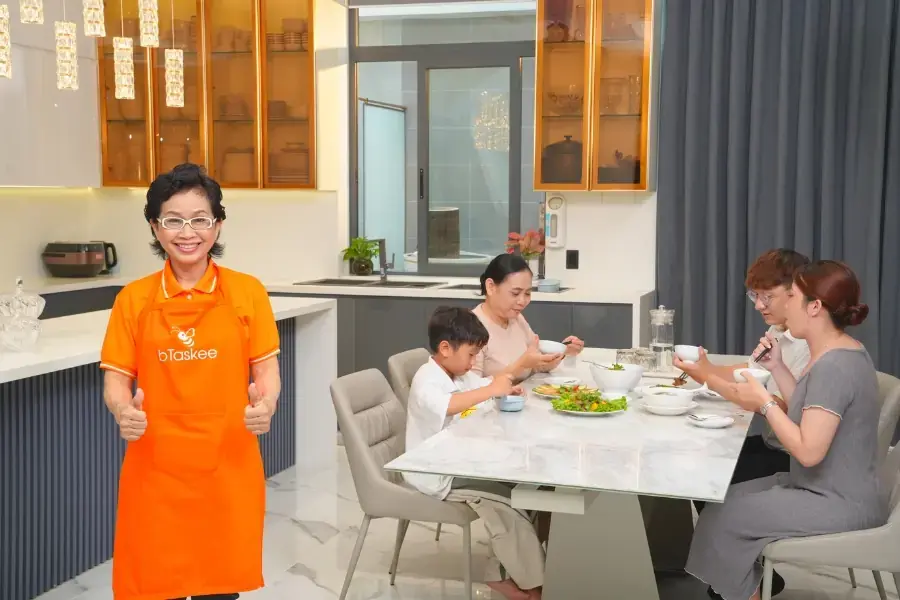 Dịch vụ nấu ăn gia đình.