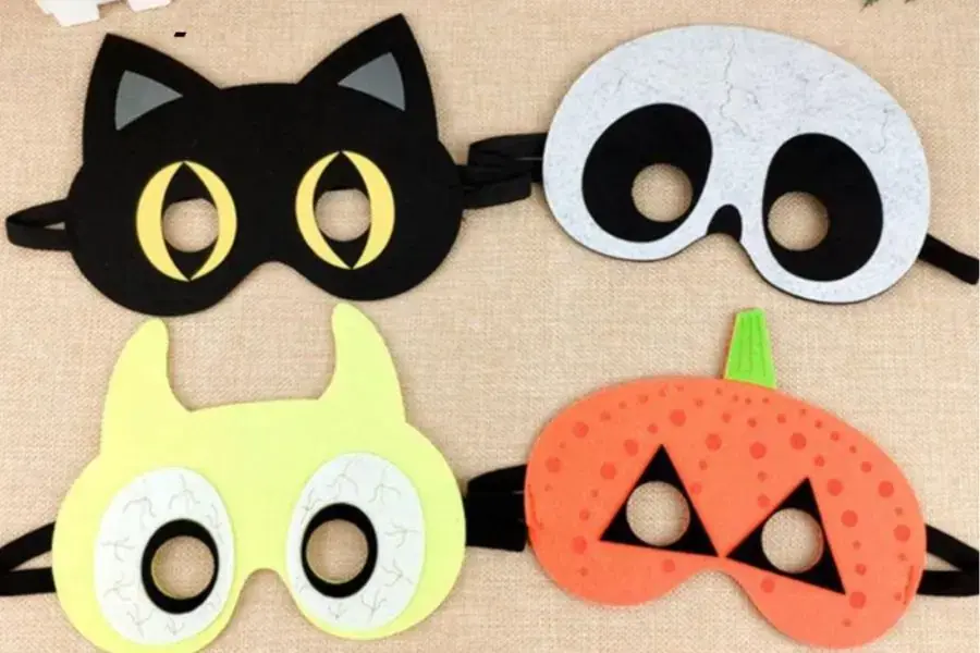 Các mẫu mặt nạ Halloween bằng nỉ với đa dạng tạo hình như Cáo, bí ngô,... nhẹ nhàng nhưng vô cùng thu hút.