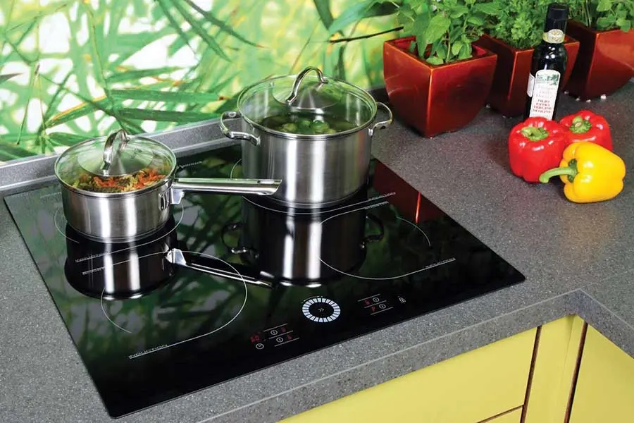 Đặt nồi lên bếp