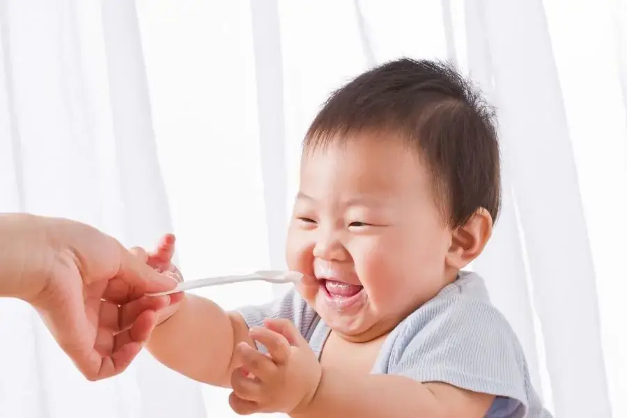 Gạo lứt giàu dinh dưỡng giúp trẻ no và vui vẻ