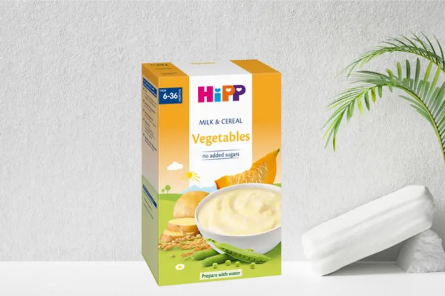 Bột trái cây và rau củ tổng hợp Hipp chứa nhiều vitamin và các nguyên tố vi lượng có ích cho cơ thể.