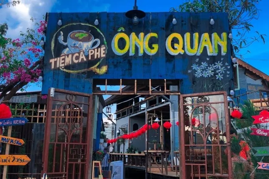 Tiệm cà phê Ông Quan địa điểm check in nổi tiếng tại Cần Thơ cho những tín đồ đam mê cà phê và sống ảo.