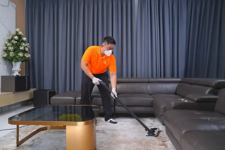 Quy trình giặt thảm chuyên nghiệp, được thực hiện bởi CTV có chuyên môn.