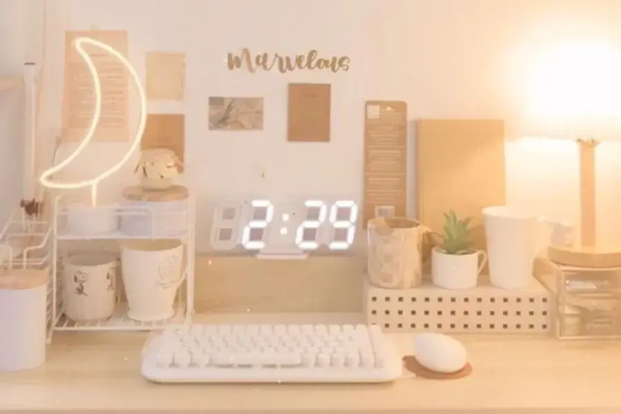 Mẫu đồng hồ led trang trí bàn học