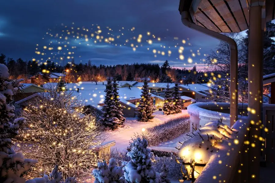 Ý nghĩa của cây thông Noel tượng trưng cho sự hồi sinh, sức sống mạnh mẽ và hy vọng.