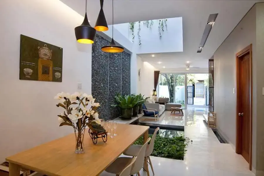 Thiết kế giếng trời giúp tạo hiệu ứng sinh động, nâng cao tính thẩm mỹ cho không gian nội thất