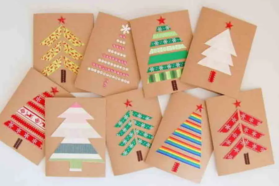 Hình ảnh cây thông noel được cách điệu khi in lên thiệp chúc mừng Giáng Sinh.