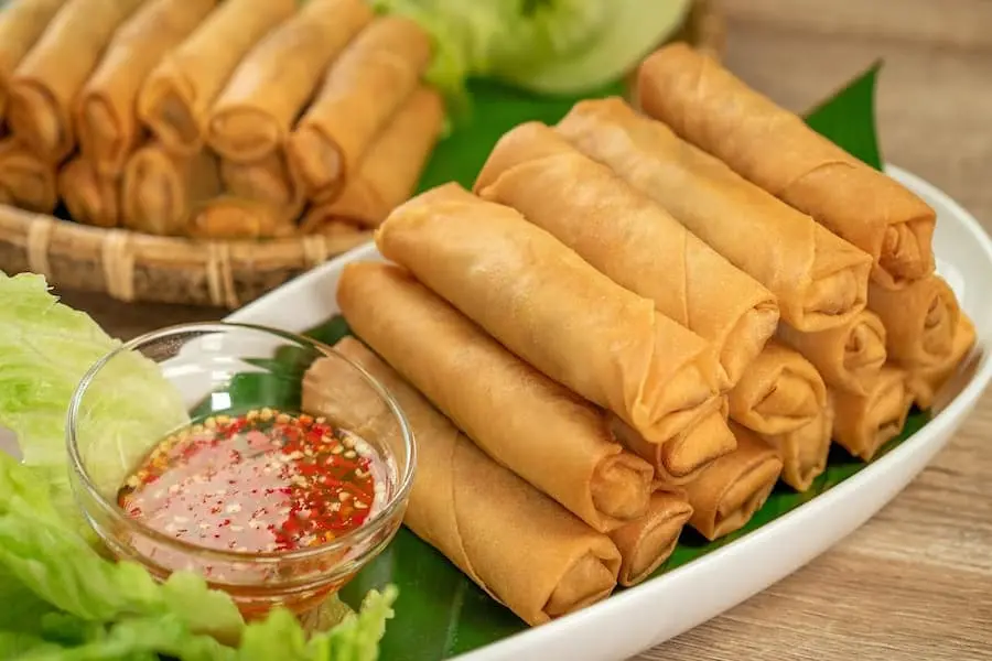 Chả giò chay rau củ hấp dẫn.
