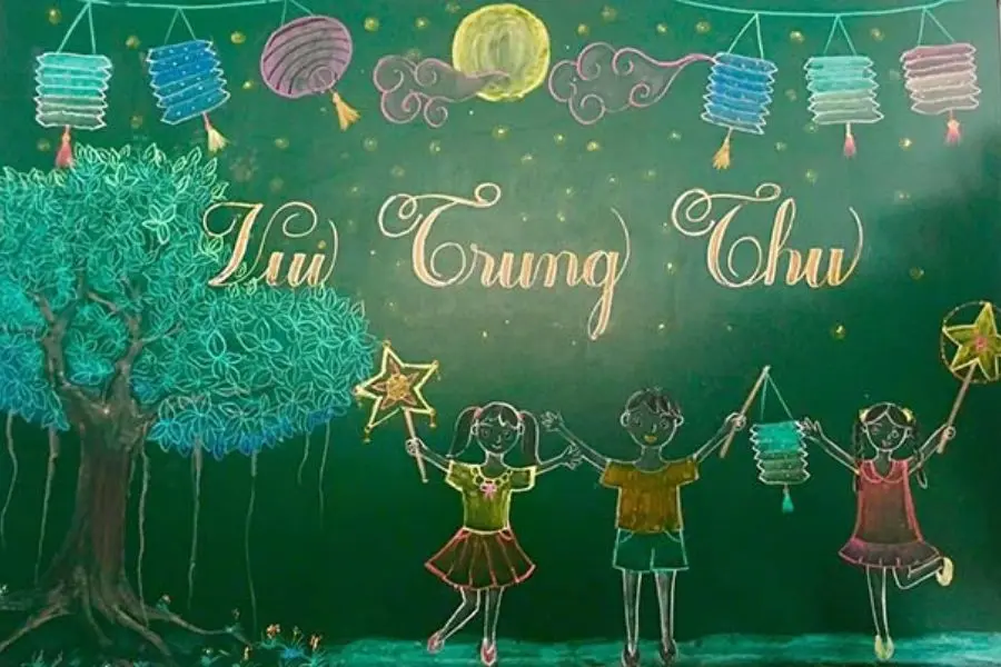 Ý tưởng trang trí bảng lớp với hình ảnh các bé vui chơi. (Ảnh: Sưu tầm)